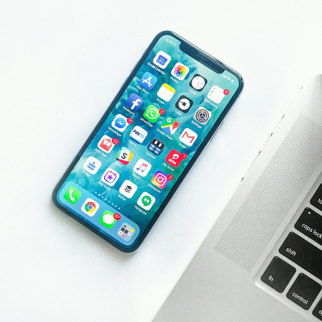 乐虎体育 APP 赛程与赛事列表界面示意